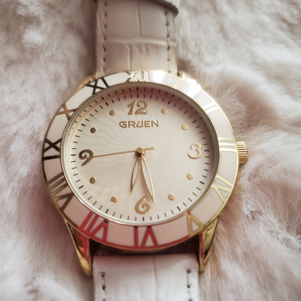 Gruen White and Gold Ladies Wrist Watch.